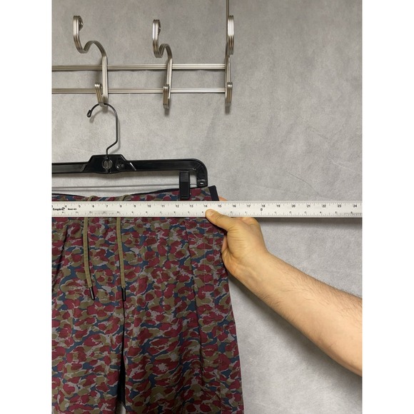 Lululemon Shorts Men 30X9 Active Performance Floral Drawstrings Packable Camo M - Picture 3 of 11